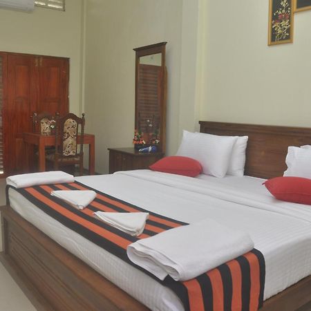The Max Villa Negombo Exterior photo