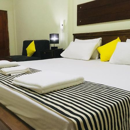 The Max Villa Negombo Exterior photo