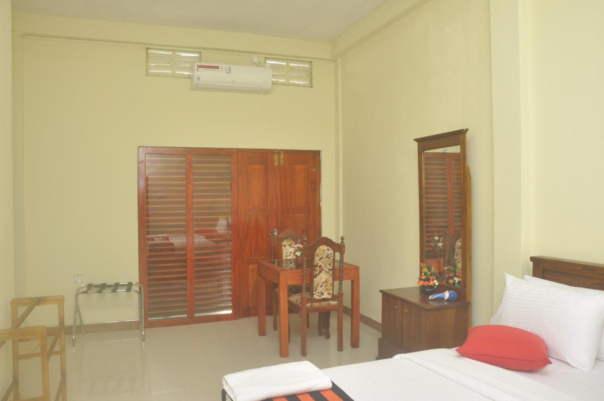The Max Villa Negombo Exterior photo