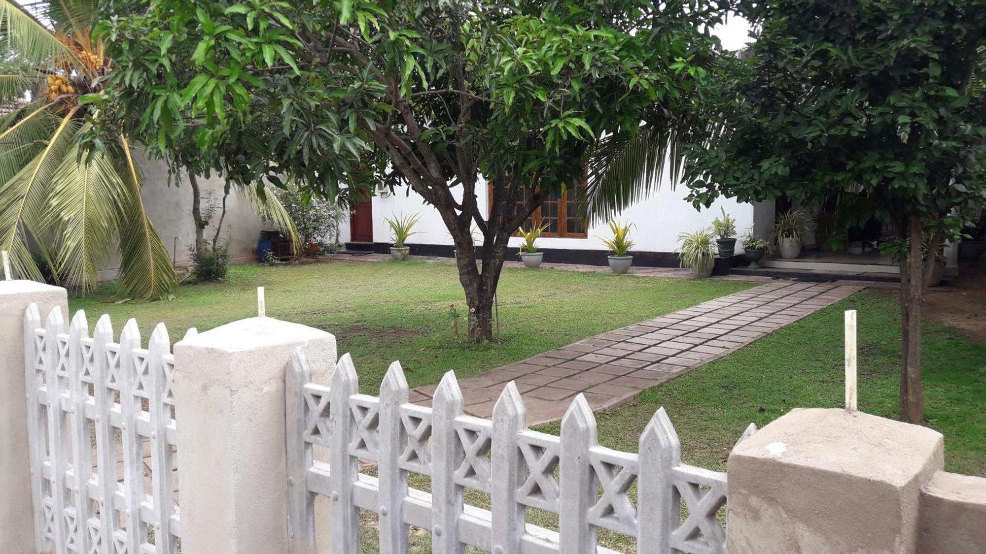 The Max Villa Negombo Exterior photo
