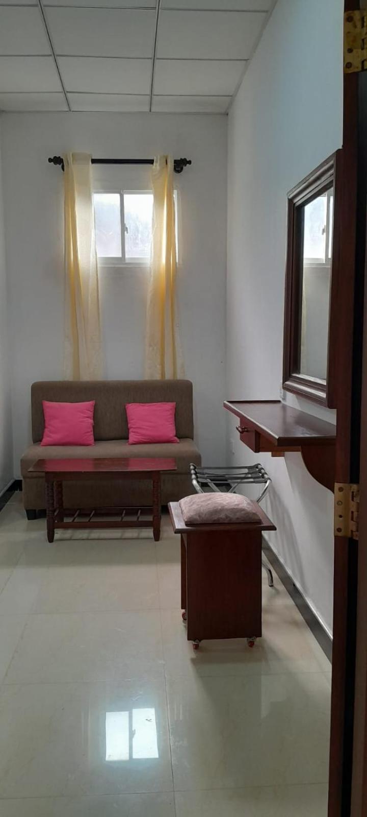 The Max Villa Negombo Room photo