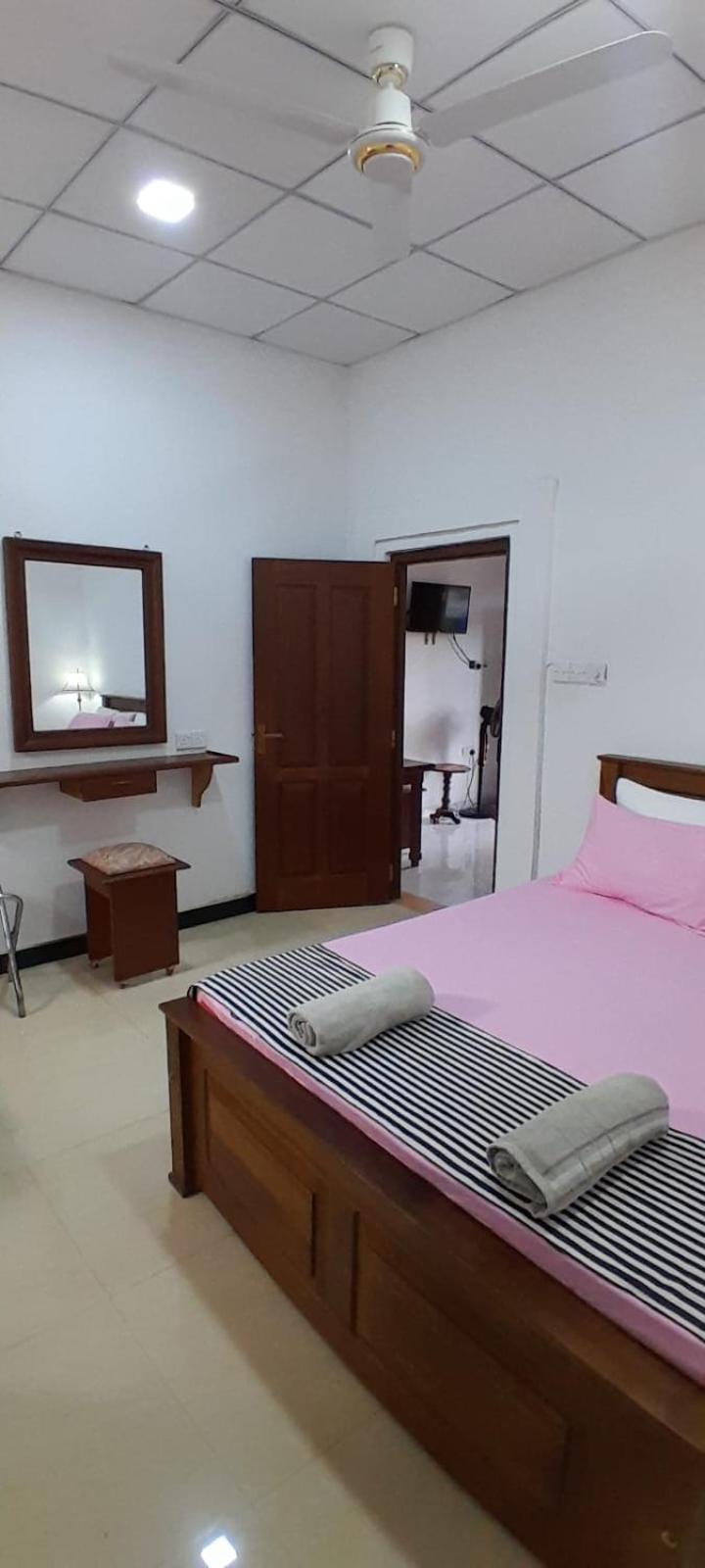 The Max Villa Negombo Room photo