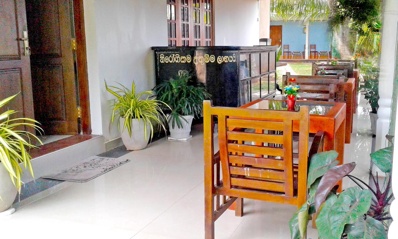The Max Villa Negombo Exterior photo