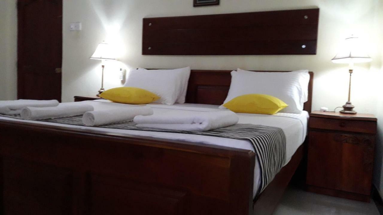The Max Villa Negombo Exterior photo